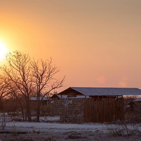 Etosha Trading Post Campsite Okaukuejo Esterno foto